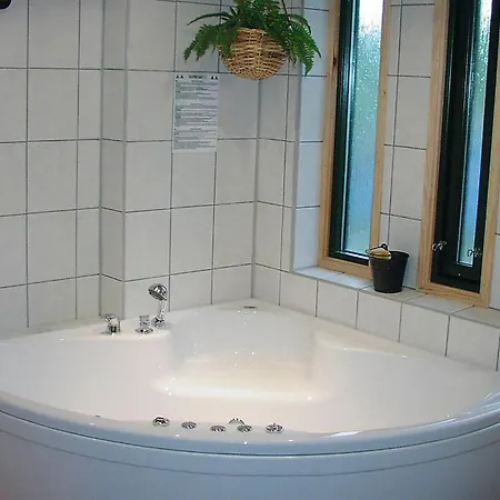 5 Bedroom Awesome In * Kvinlog