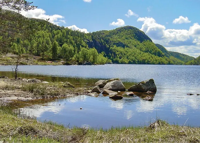 Сasa de vacaciones 5 Bedroom Awesome In Kvinlog