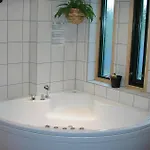 5 Bedroom Awesome In * Kvinlog