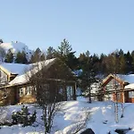 Сasa de vacaciones 5 Bedroom Awesome In *
